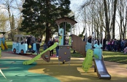 L’espace récréatif du parc Watterman, à Lessines, a été inauguré sous le soleil.